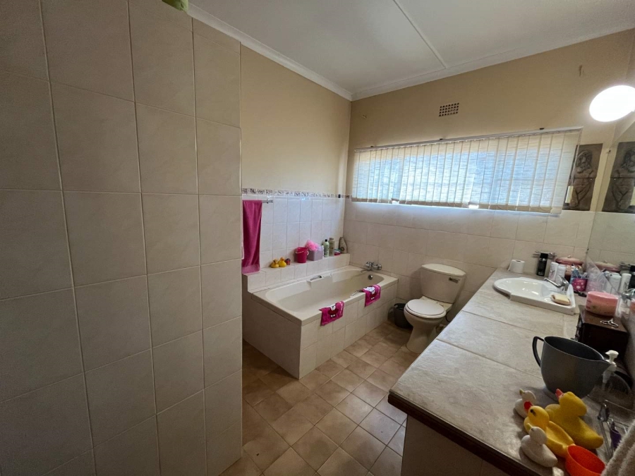 3 Bedroom Property for Sale in Kakamas Northern Cape